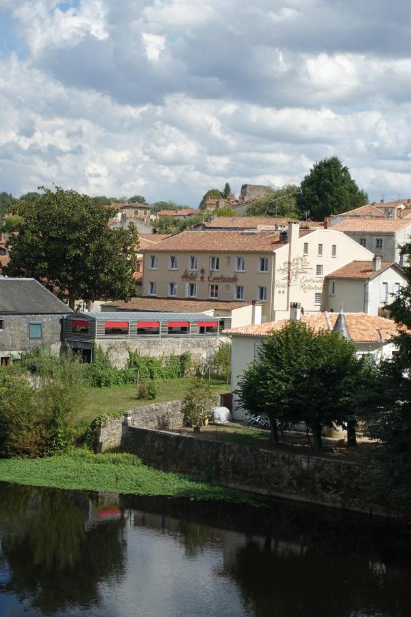 Logis Hôtel Emeraude Confolens Exterior foto